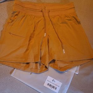 Zyia medium Dark Khaki Canyon Shorts